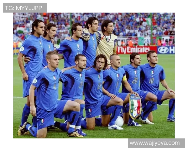 《全球足球传奇：球星荣耀与巅峰时刻的真实记录》