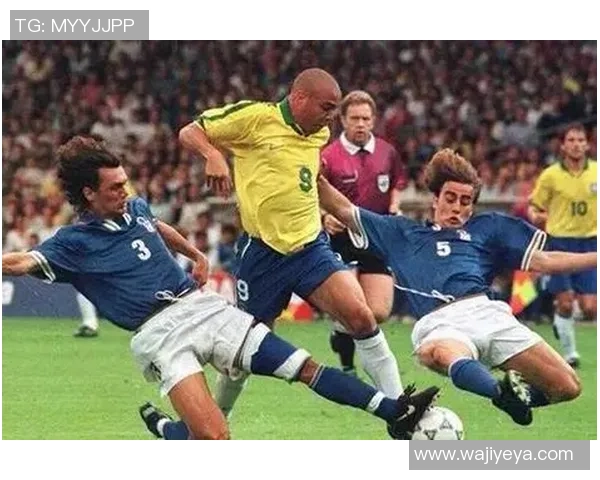 名字带卡的足球明星有哪些他们的传奇故事与球场成就分析