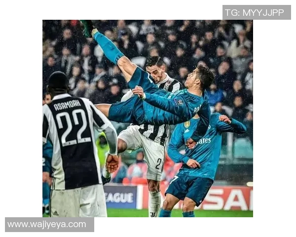 女足球星公开示爱C罗引热议 足球圈掀起一片浪潮