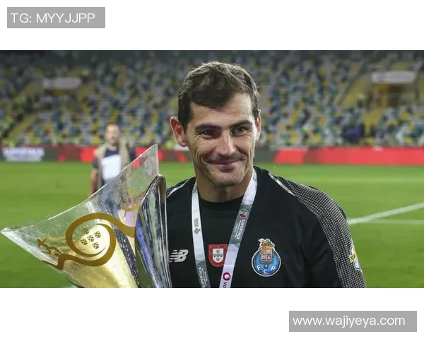 希腊历史上最伟大的十位足球球星及其传奇成就解析