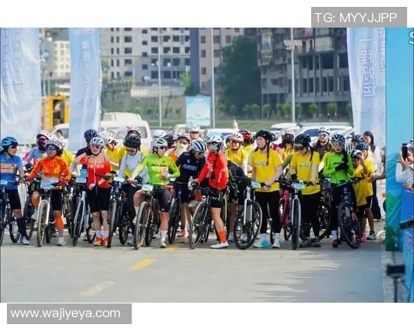 德国足球明星化身骑行勇士参加国际自行车赛挑战全新极限